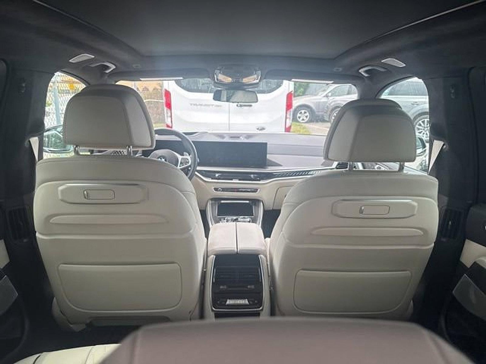 2025 BMW X5 M60i Sports Activity Vehicle