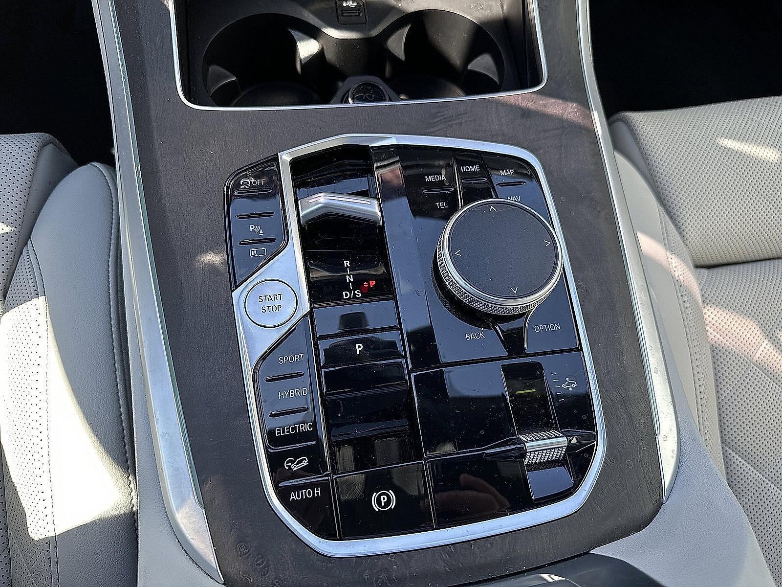 2025 BMW X5 xDrive50e Plug-In Hybrid