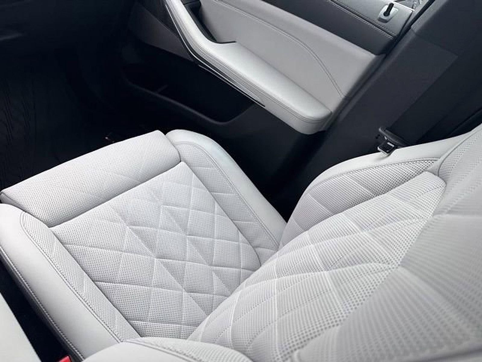 2025 BMW X5 xDrive50e Plug-In Hybrid