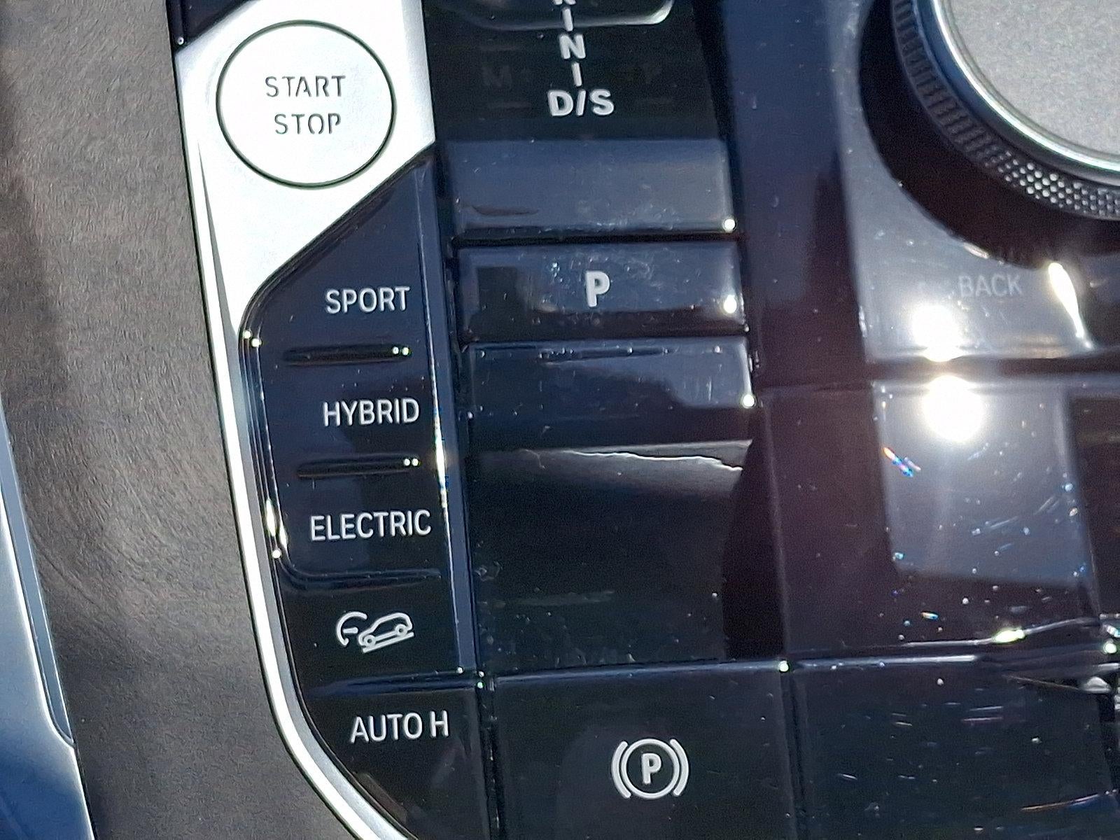 2025 BMW X5 xDrive50e Plug-In Hybrid