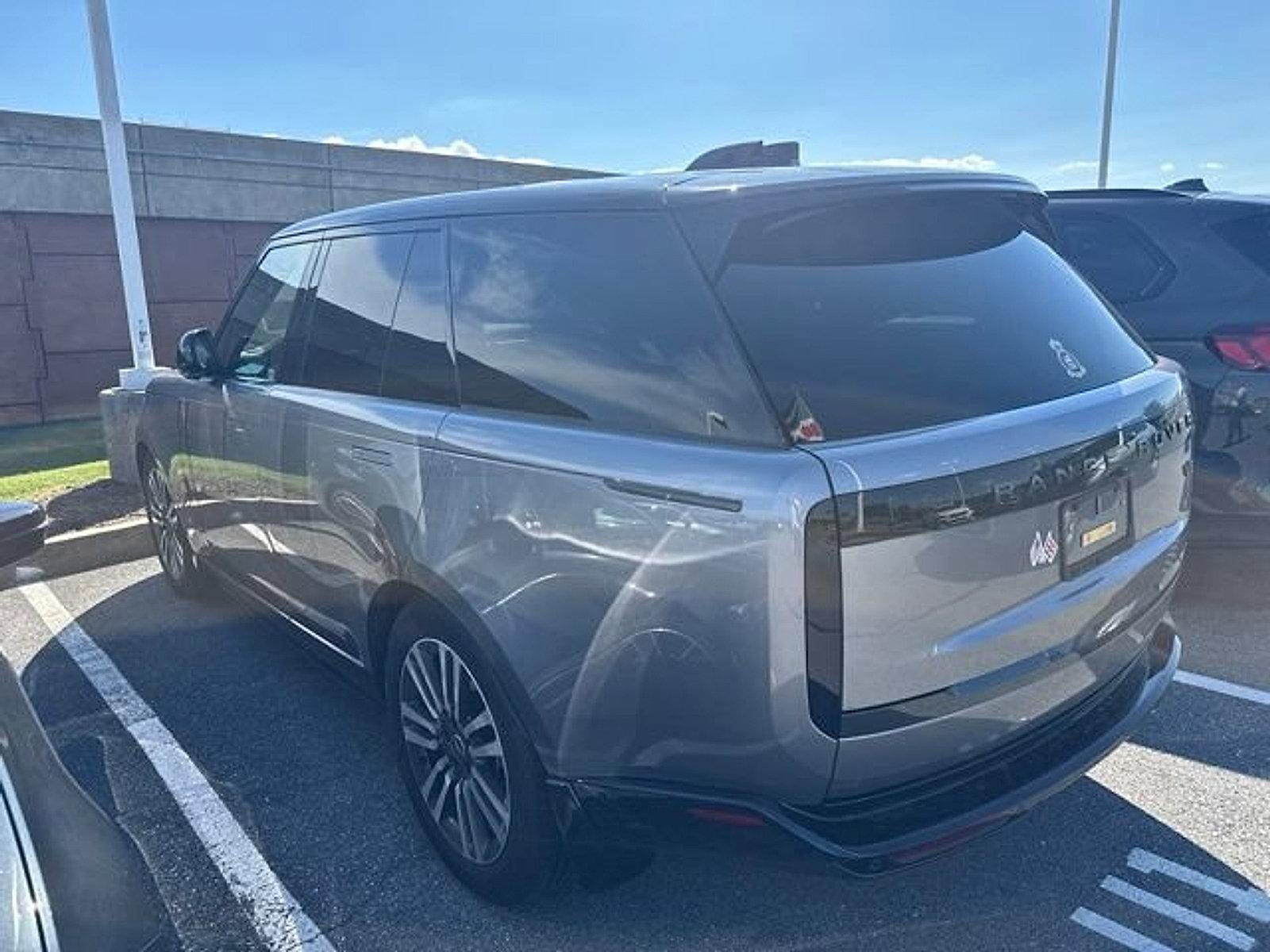 2024 Land Rover Range Rover P530 SE SWB