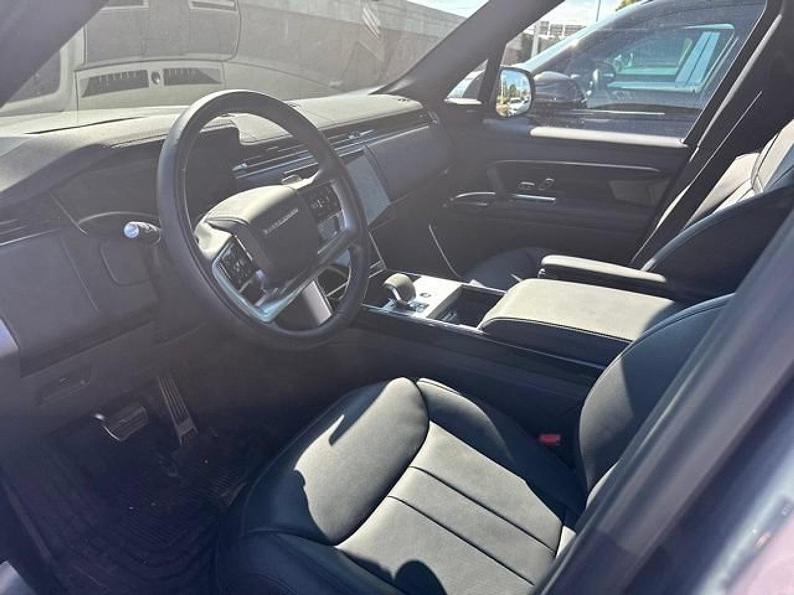 2024 Land Rover Range Rover P530 SE SWB