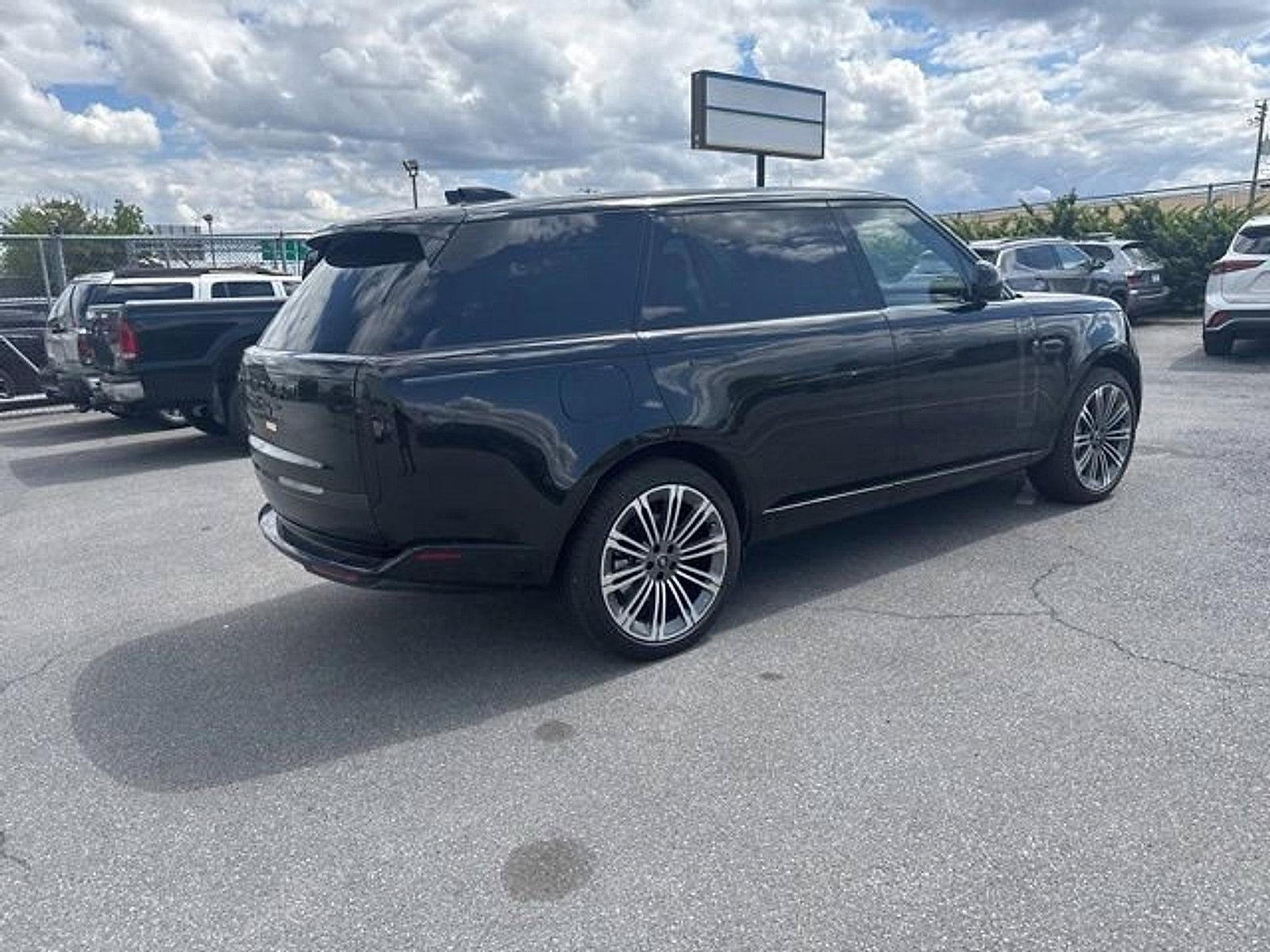 2025 Land Rover Range Rover P400 SE LWB 7 Seat