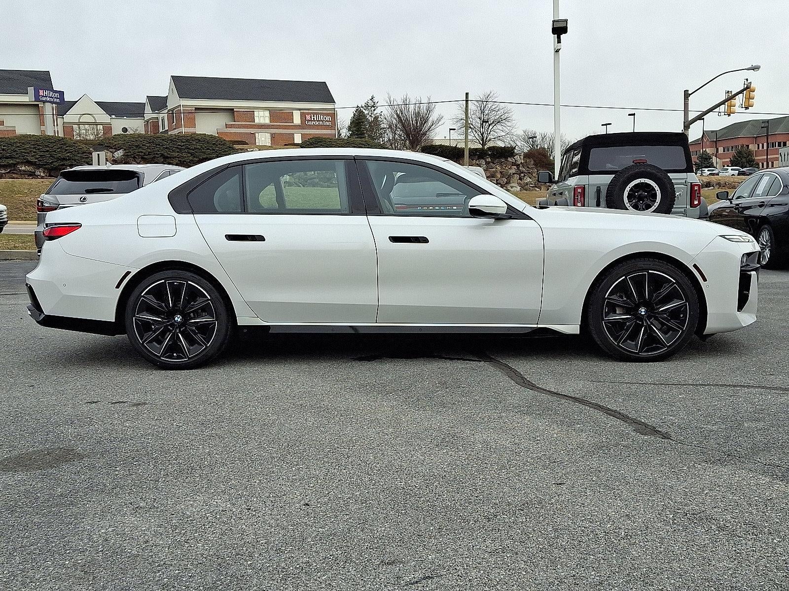 2023 BMW 760i xDrive Sedan