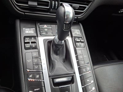 2021 Porsche Macan AWD