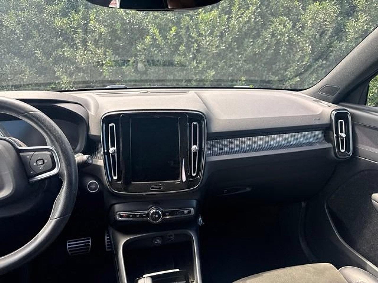 2021 Volvo XC40 T5 AWD R-Design