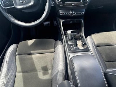 2021 Volvo XC40 T5 AWD R-Design