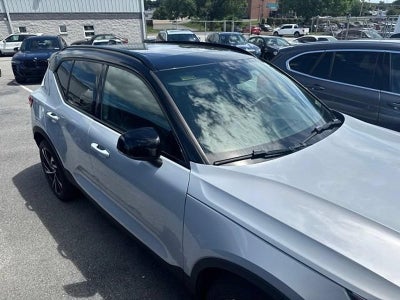 2021 Volvo XC40 T5 AWD R-Design