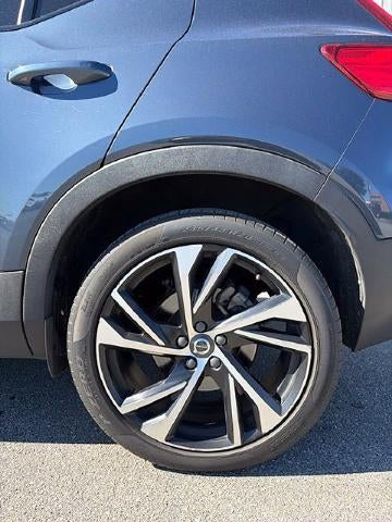 2022 Volvo XC40 T5 AWD R-Design