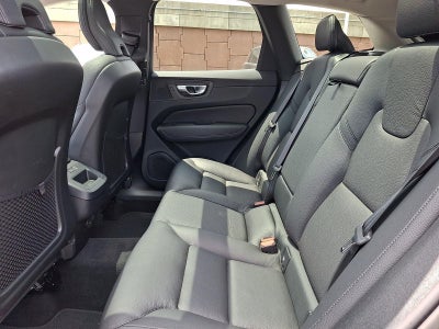 2023 Volvo XC60 B5 AWD Plus Bright Theme