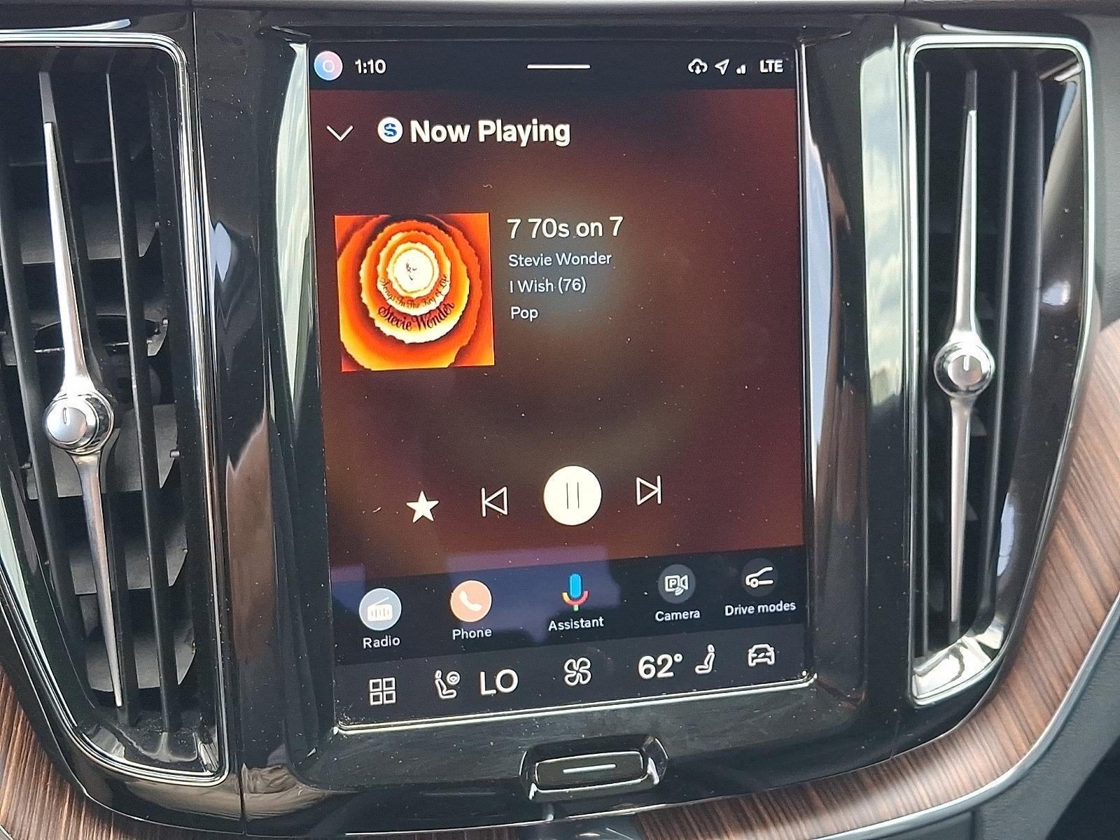 2023 Volvo XC60 B5 AWD Plus Bright Theme