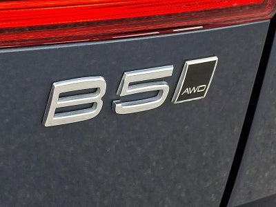 2023 Volvo XC60 B5 AWD Plus Bright Theme