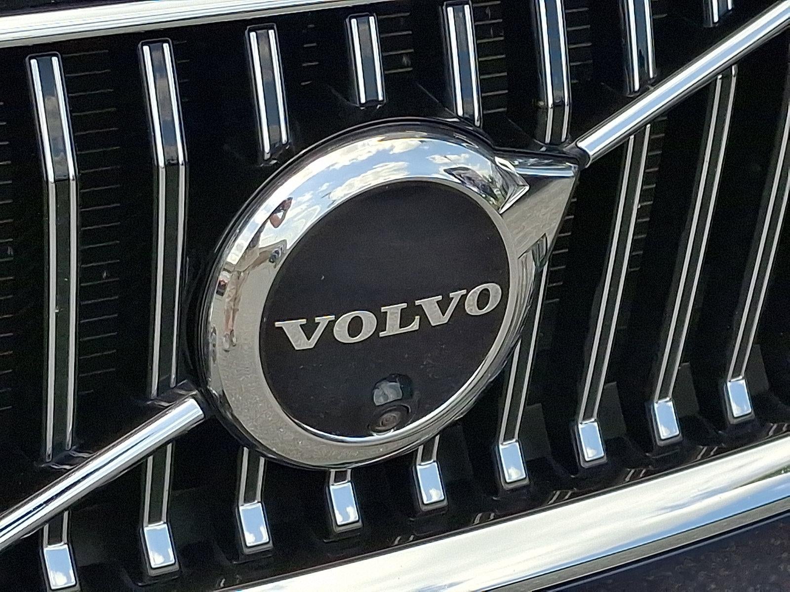 2023 Volvo XC60 B5 AWD Plus Bright Theme