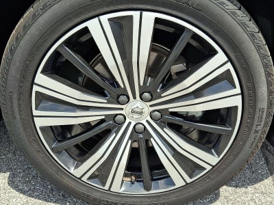 2023 Volvo XC60 B5 AWD Plus Bright Theme