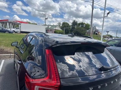 2024 Volvo XC40 B5 AWD Plus Dark Theme