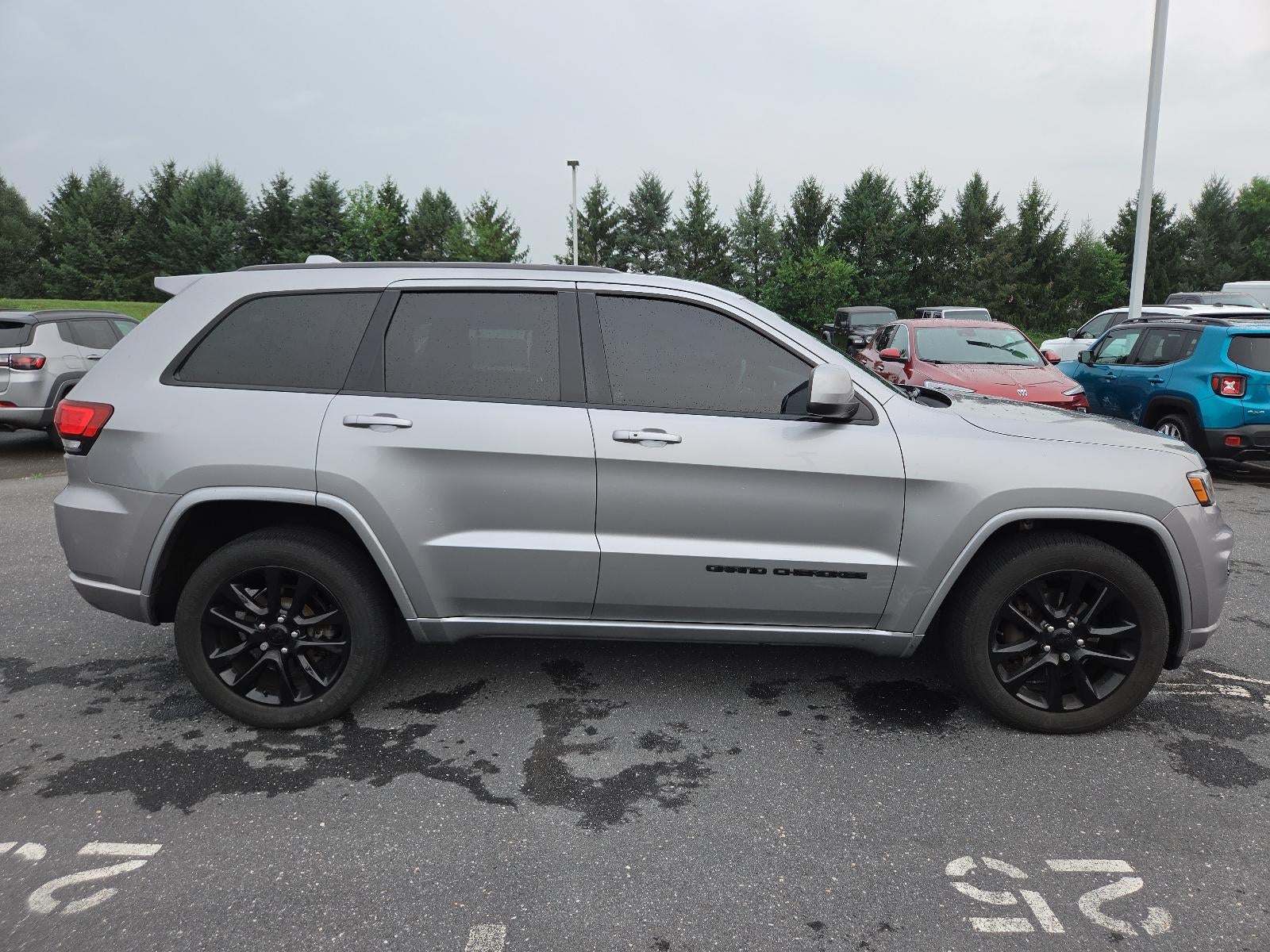 2017 Jeep Grand Cherokee Altitude 4x4 *Ltd Avail*
