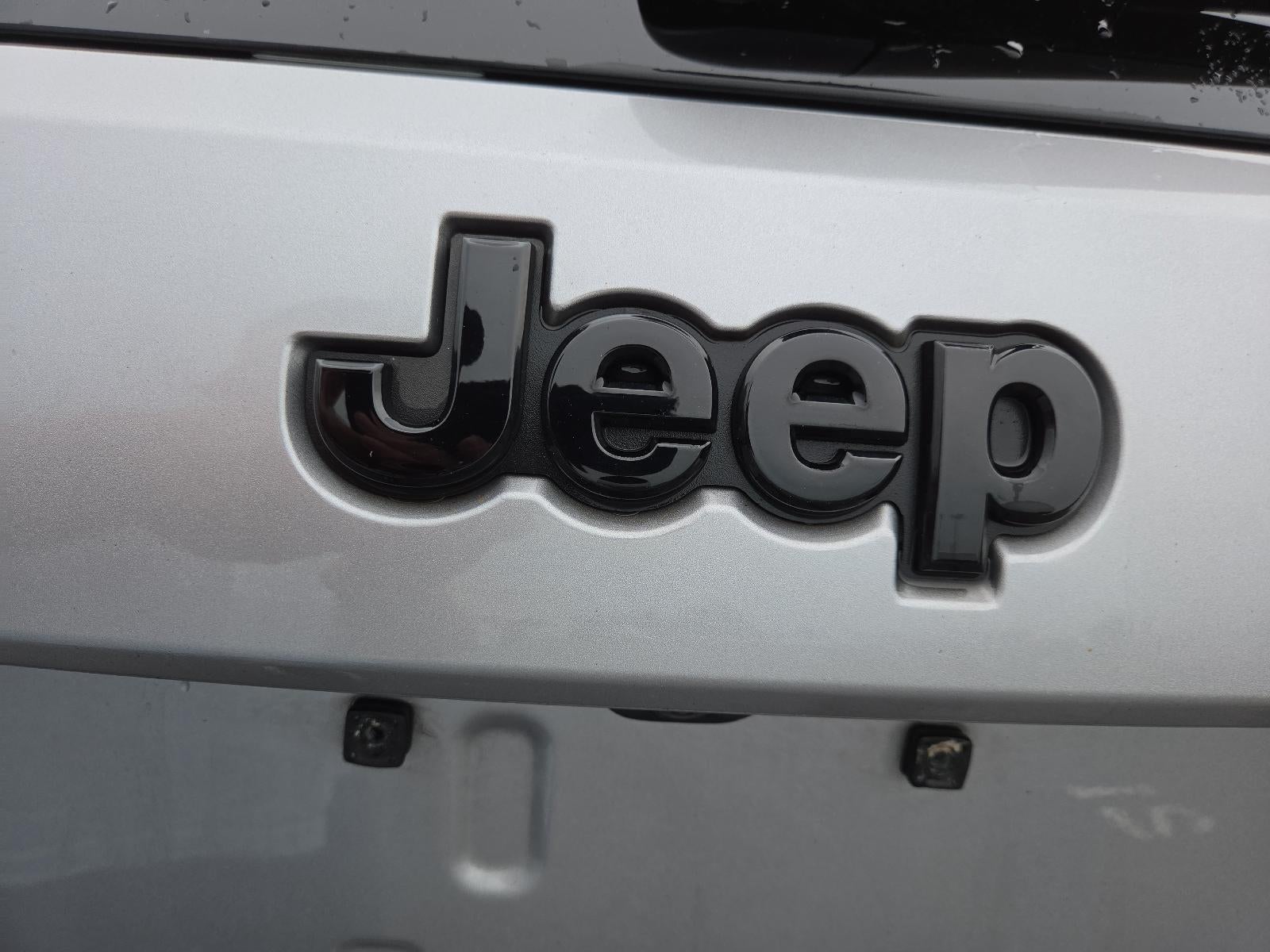 2017 Jeep Grand Cherokee Altitude 4x4 *Ltd Avail*