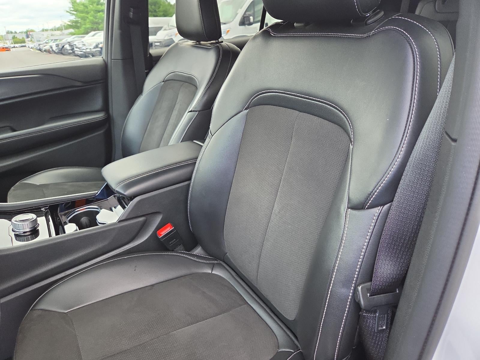 2023 Jeep Grand Cherokee L Altitude 4x4