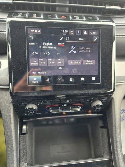 2022 Jeep Grand Cherokee L Laredo 4x4