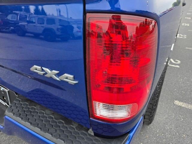2015 RAM 1500 4WD Crew Cab 5.7 Ft Box Express