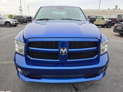 2015 RAM 1500 4WD Crew Cab 5.7 Ft Box Express