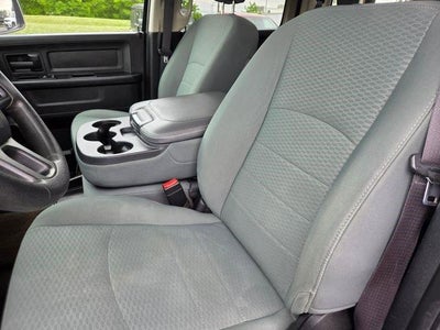 2015 RAM 1500 4WD Crew Cab 5.7 Ft Box Express