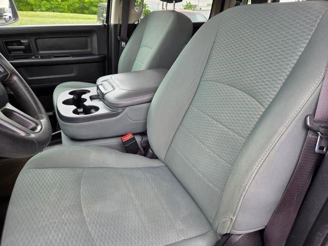 2015 RAM 1500 4WD Crew Cab 5.7 Ft Box Express