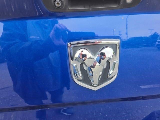 2015 RAM 1500 4WD Crew Cab 5.7 Ft Box Express