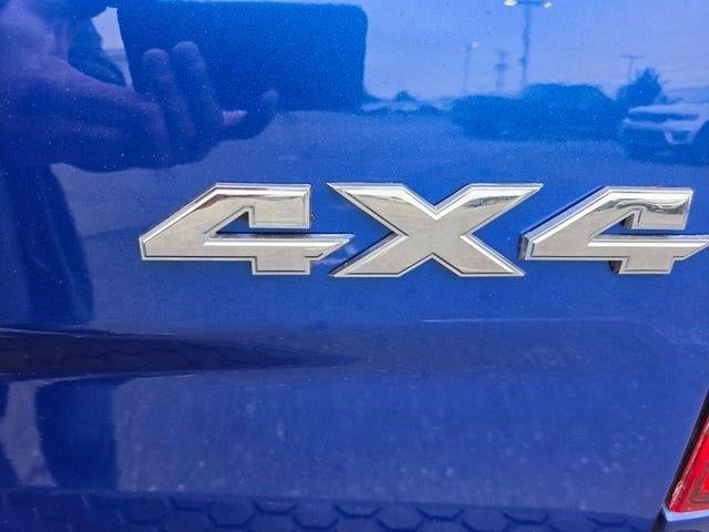 2015 RAM 1500 4WD Crew Cab 5.7 Ft Box Express