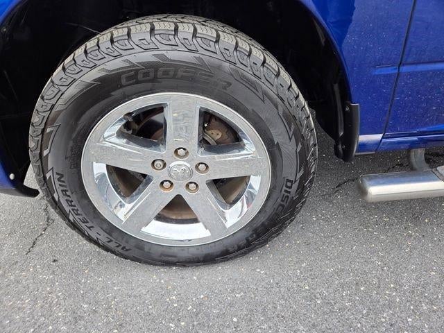 2015 RAM 1500 4WD Crew Cab 5.7 Ft Box Express