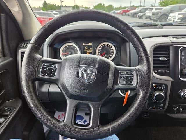 2015 RAM 1500 4WD Crew Cab 5.7 Ft Box Express