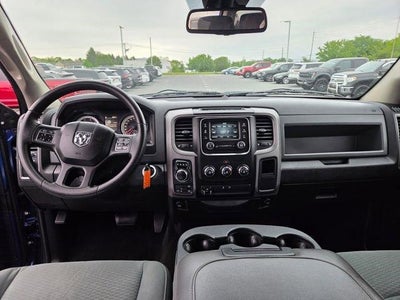 2015 RAM 1500 4WD Crew Cab 5.7 Ft Box Express