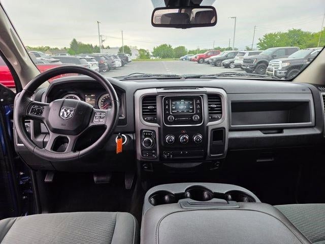 2015 RAM 1500 4WD Crew Cab 5.7 Ft Box Express
