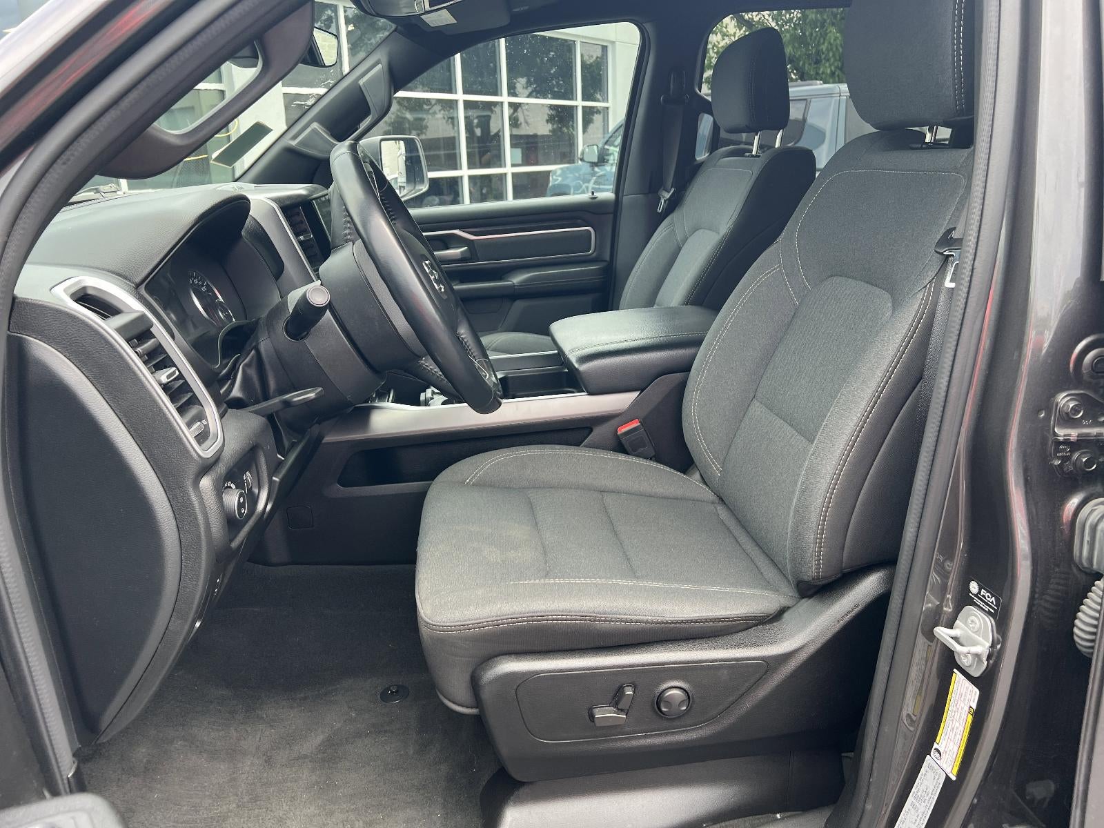 2022 RAM 1500 Big Horn 4x4 Crew Cab 5'7" Box
