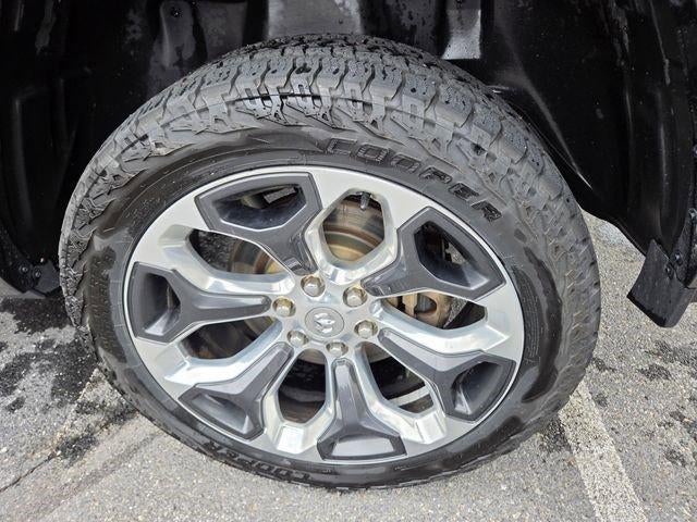 2019 RAM 1500 Limited 4x4 Crew Cab 5'7" Box