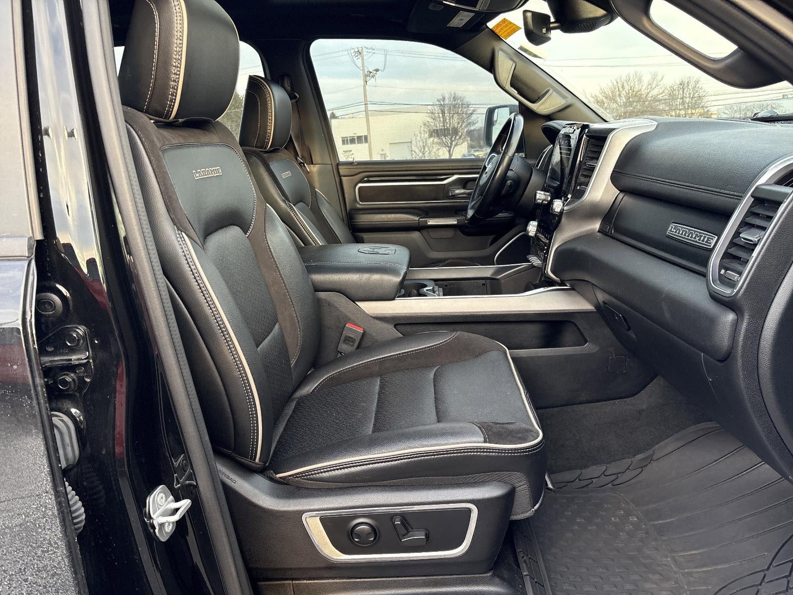 2022 RAM 1500 Laramie 4x4 Crew Cab 5'7" Box