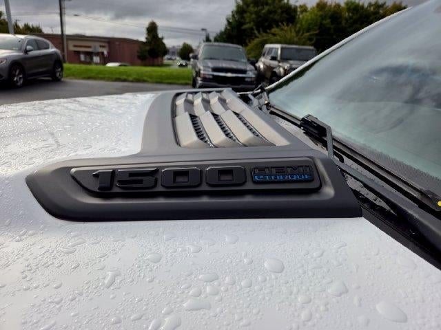 2021 RAM 1500 Laramie 4x4 Crew Cab 5'7" Box
