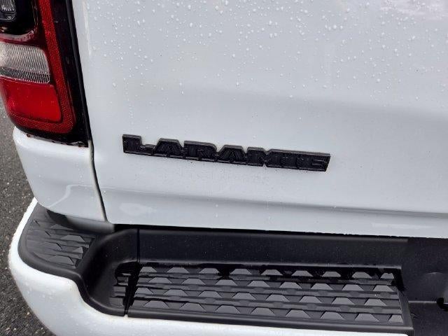 2021 RAM 1500 Laramie 4x4 Crew Cab 5'7" Box