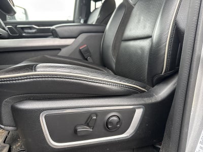 2022 RAM 1500 Laramie 4x4 Crew Cab 5'7" Box