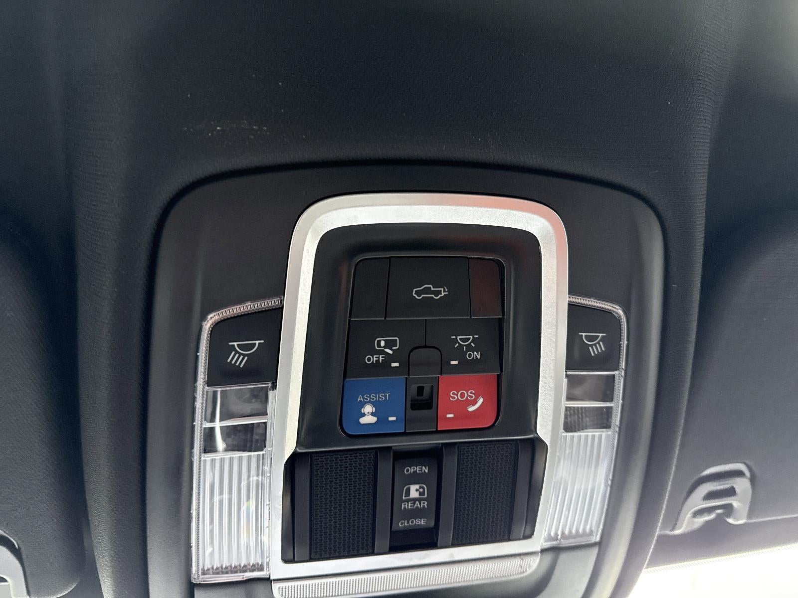 2022 RAM 1500 Laramie 4x4 Crew Cab 5'7" Box