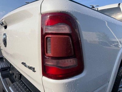 2019 RAM 1500 Laramie 4x4 Crew Cab 5'7" Box