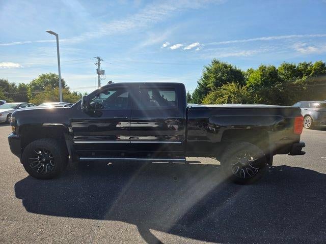 2015 Chevrolet Silverado 2500HD Built After Aug 14 Crew Cab Standard Box 4-Wheel Drive High Country