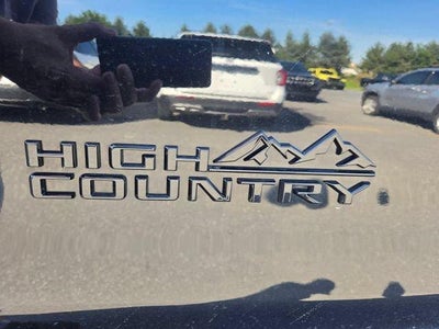2015 Chevrolet Silverado 2500HD Built After Aug 14 Crew Cab Standard Box 4-Wheel Drive High Country