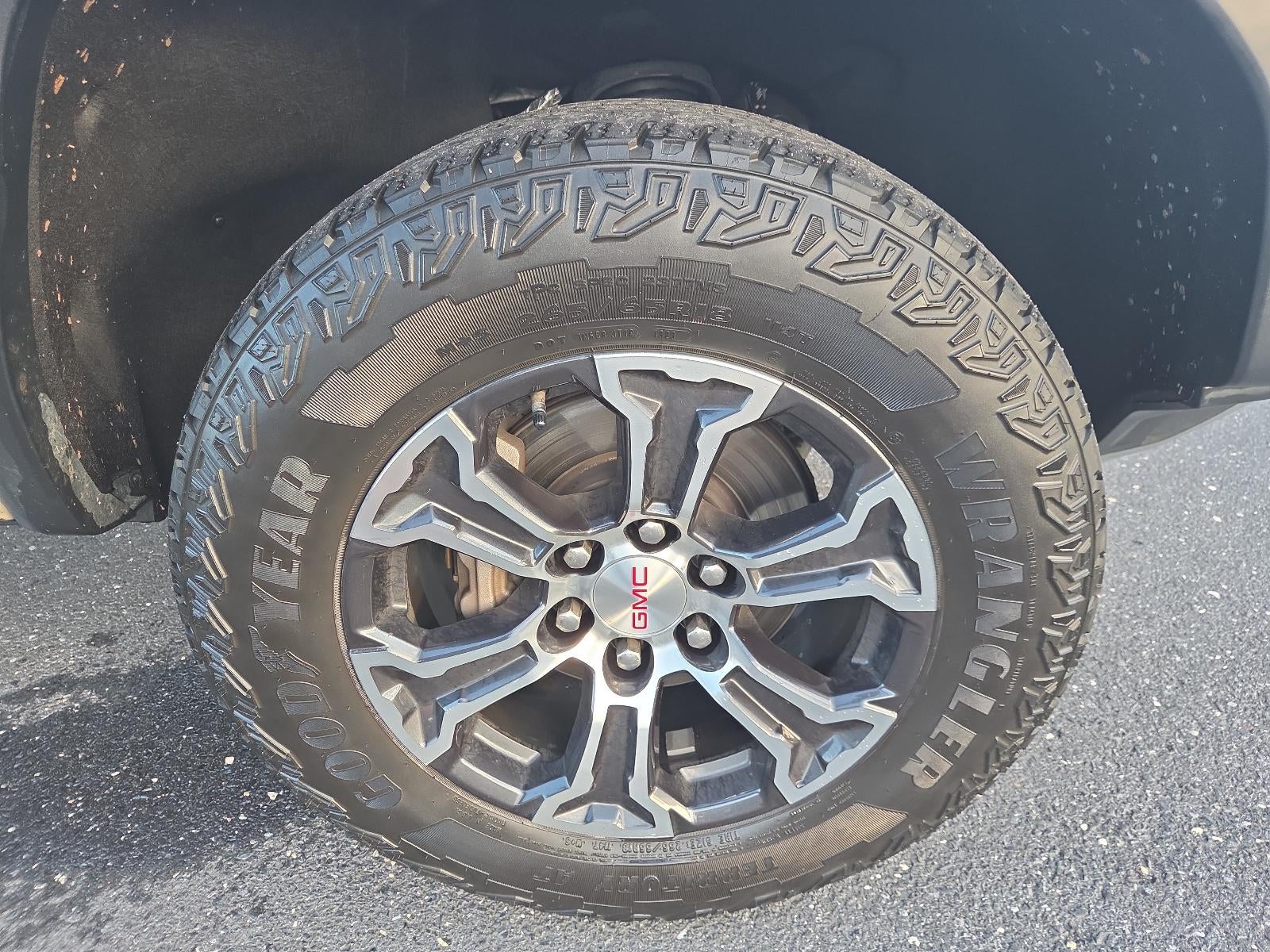 2023 GMC Canyon Crew Cab Short Box 4-Wheel Drive AT4
