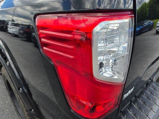 2019 Nissan Titan 4x4 Crew Cab SL