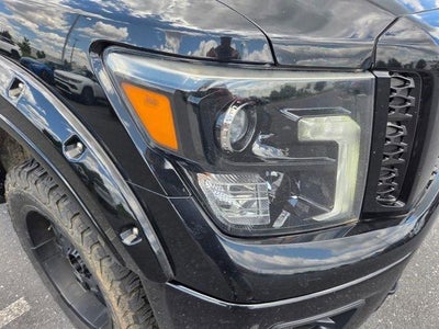 2019 Nissan Titan 4x4 Crew Cab SL