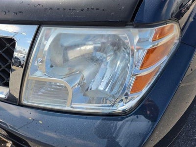 2017 Nissan Frontier 2017.5 Crew Cab 4x4 SV V6 Auto