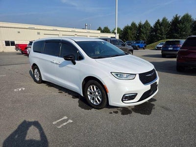 2024 Chrysler Pacifica Touring L FWD