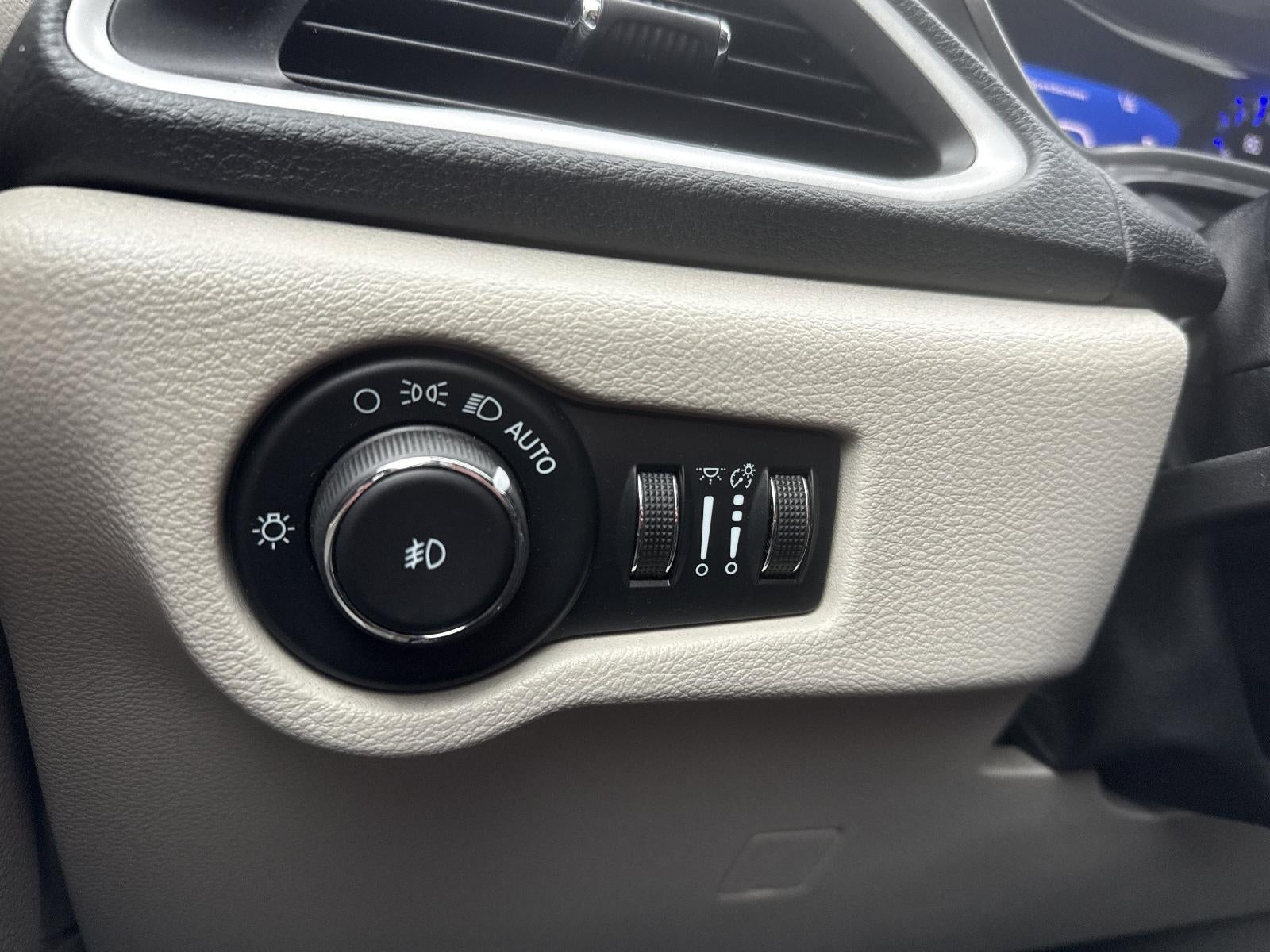 2022 Chrysler Pacifica Touring L FWD