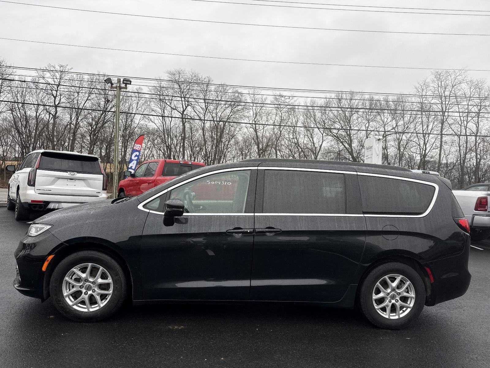 2022 Chrysler Pacifica Touring L FWD